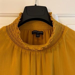 Banana republic, XXL sleeveless lined gold blouse